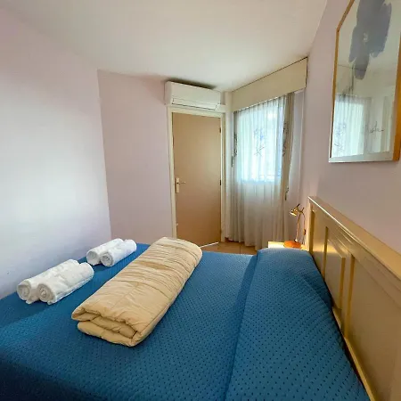 Blu 3 Pers Ac Wifi Apartment Menton